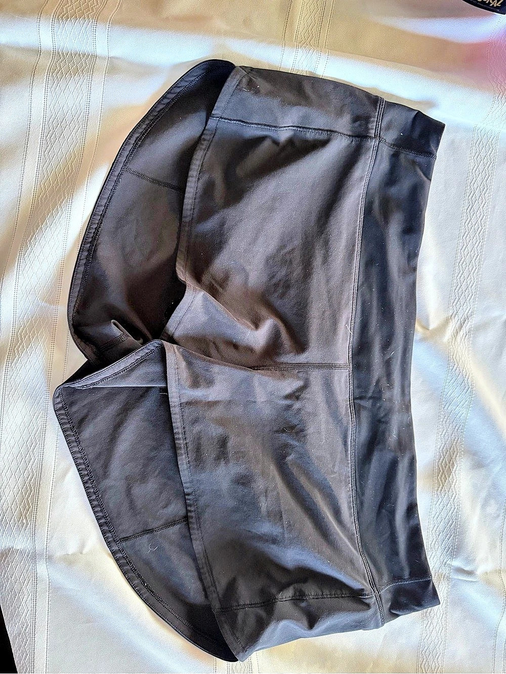 lululemon Speed Up Mid-Rise Short 2.5" Black Athletic Shorts